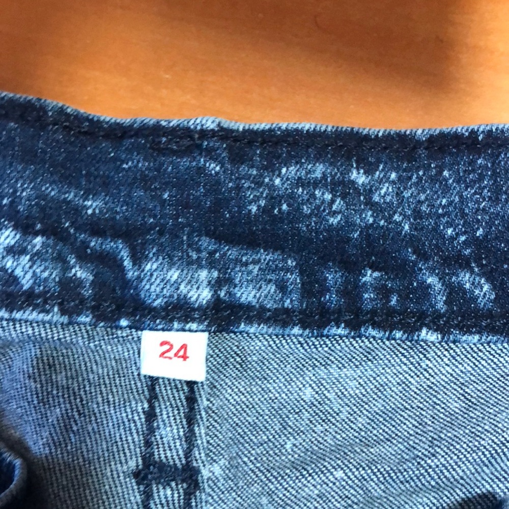 Shorts - Picture 3 of 3